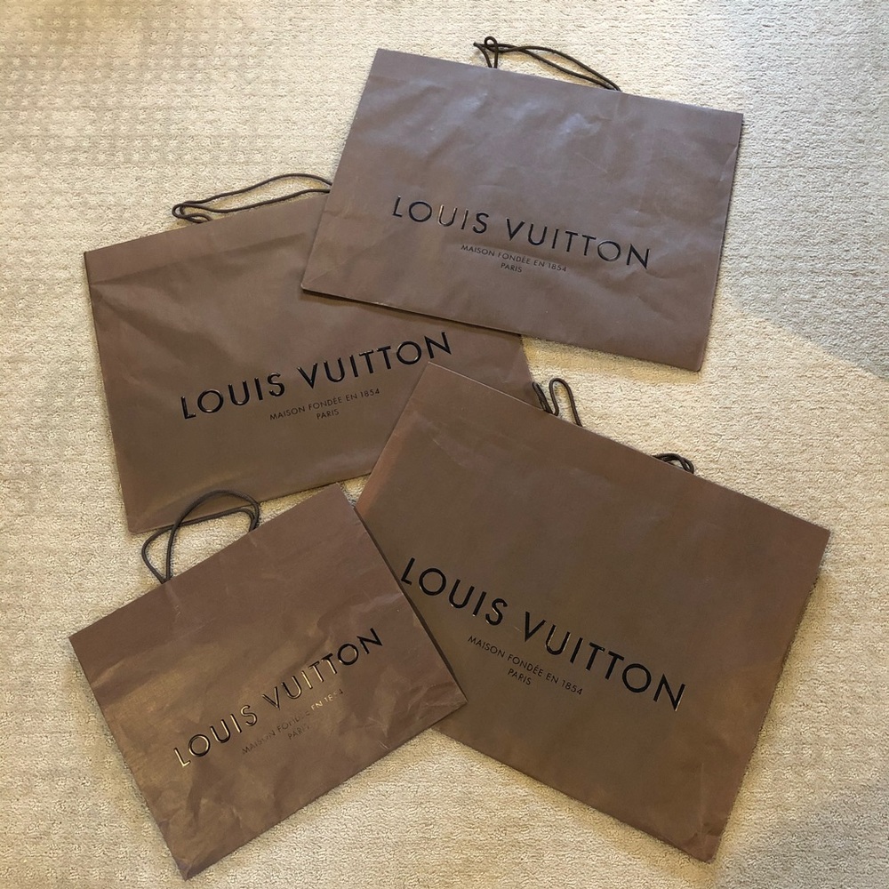 💯 👜 Authentic LV paper bags
